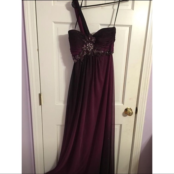 Prom dress! - Picture 3 of 4